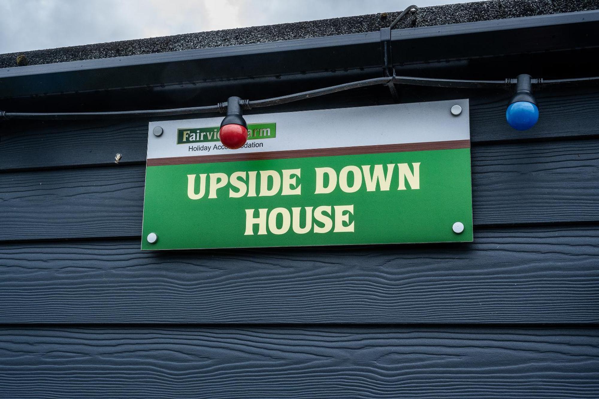 Upside Down House - Sleeps Up To 6 Guests - Great For Family And Friends Gatherings,Corporate Events ,Near Sherwood Forest At Fairview Farm In Nottingham Set In 88 Acres Eksteriør bilde